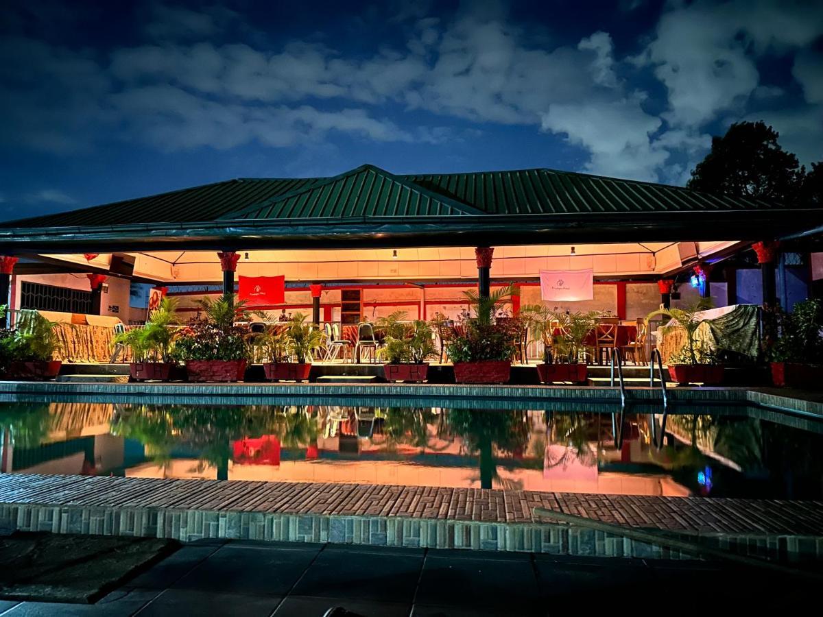 Prodiges Hotel Yaoundé エクステリア 写真