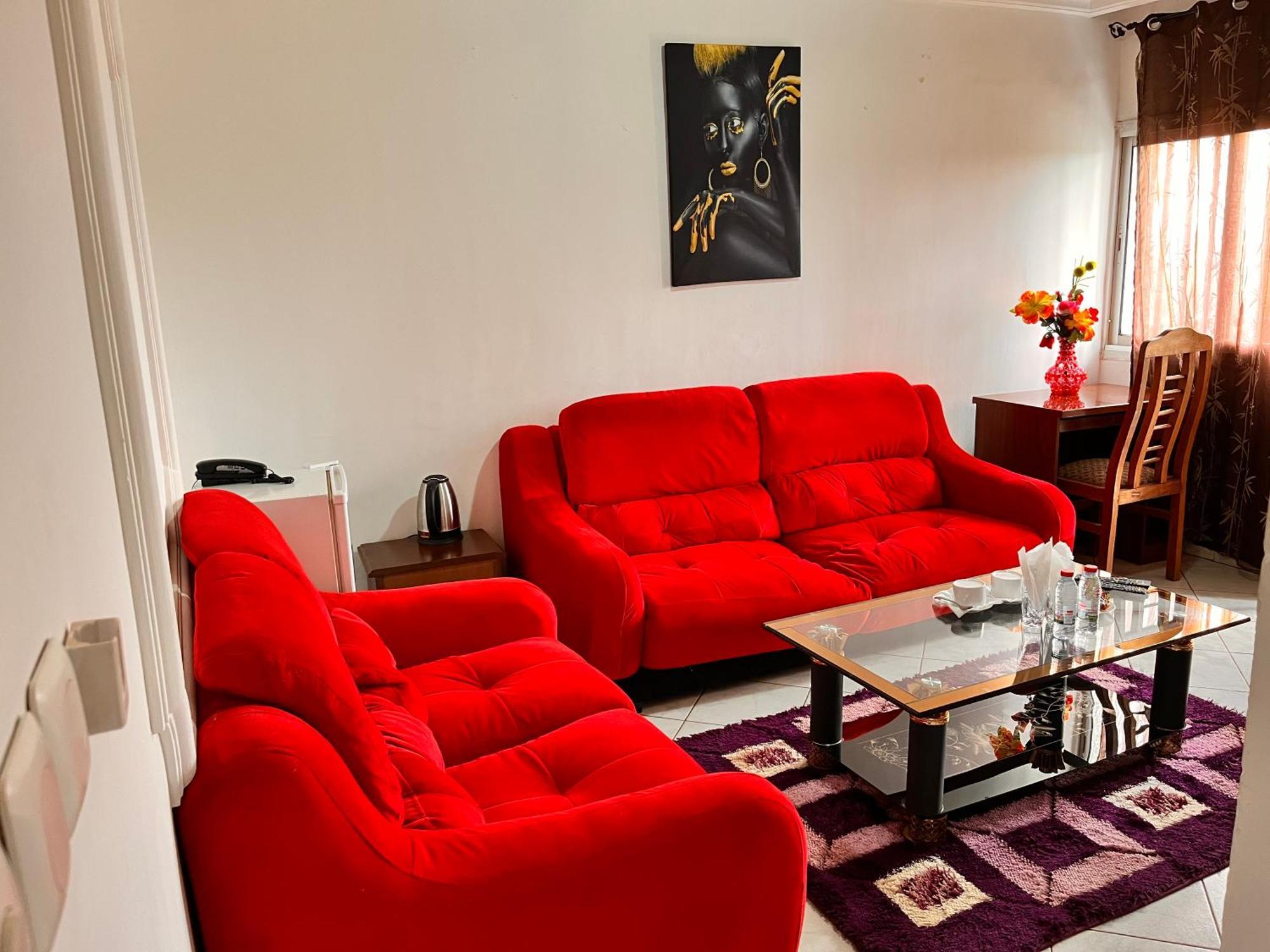 Prodiges Hotel Yaoundé エクステリア 写真